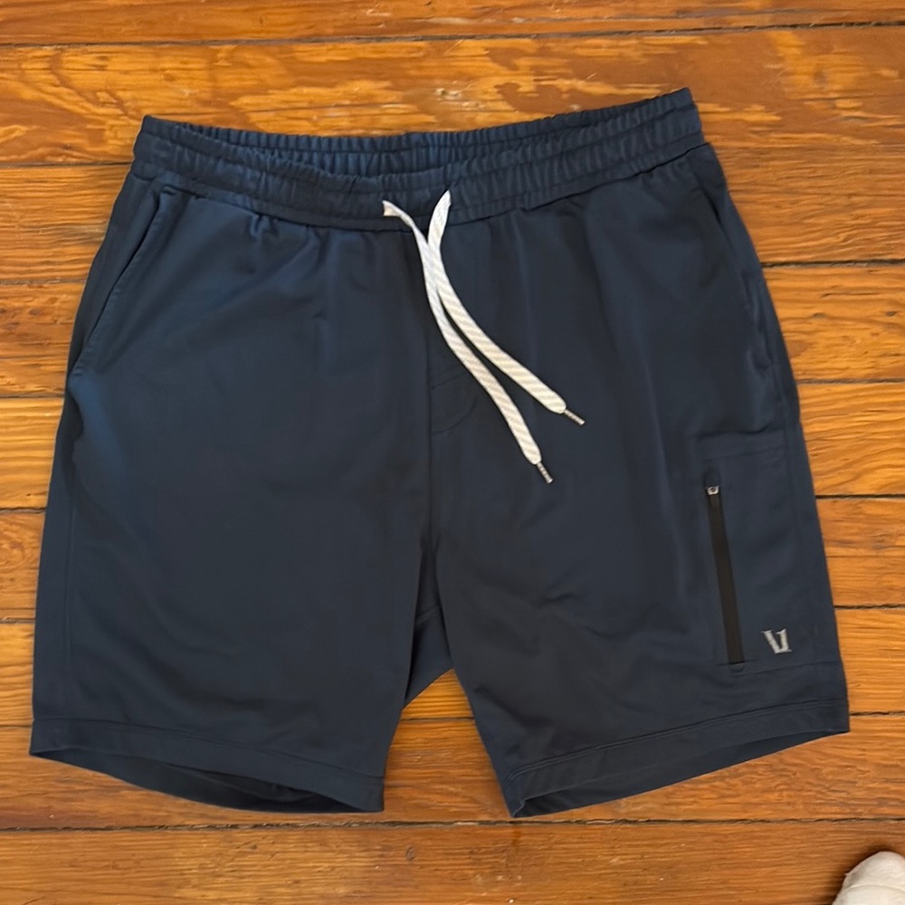 Vuori Men’s Linerless Shorts in Navy Size 32